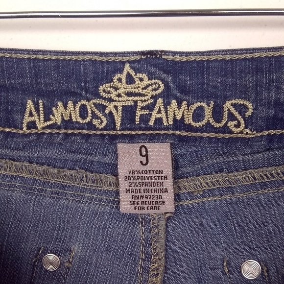 Almost Famous Jean Capri's | sz 9 - Picture 3 of 3
